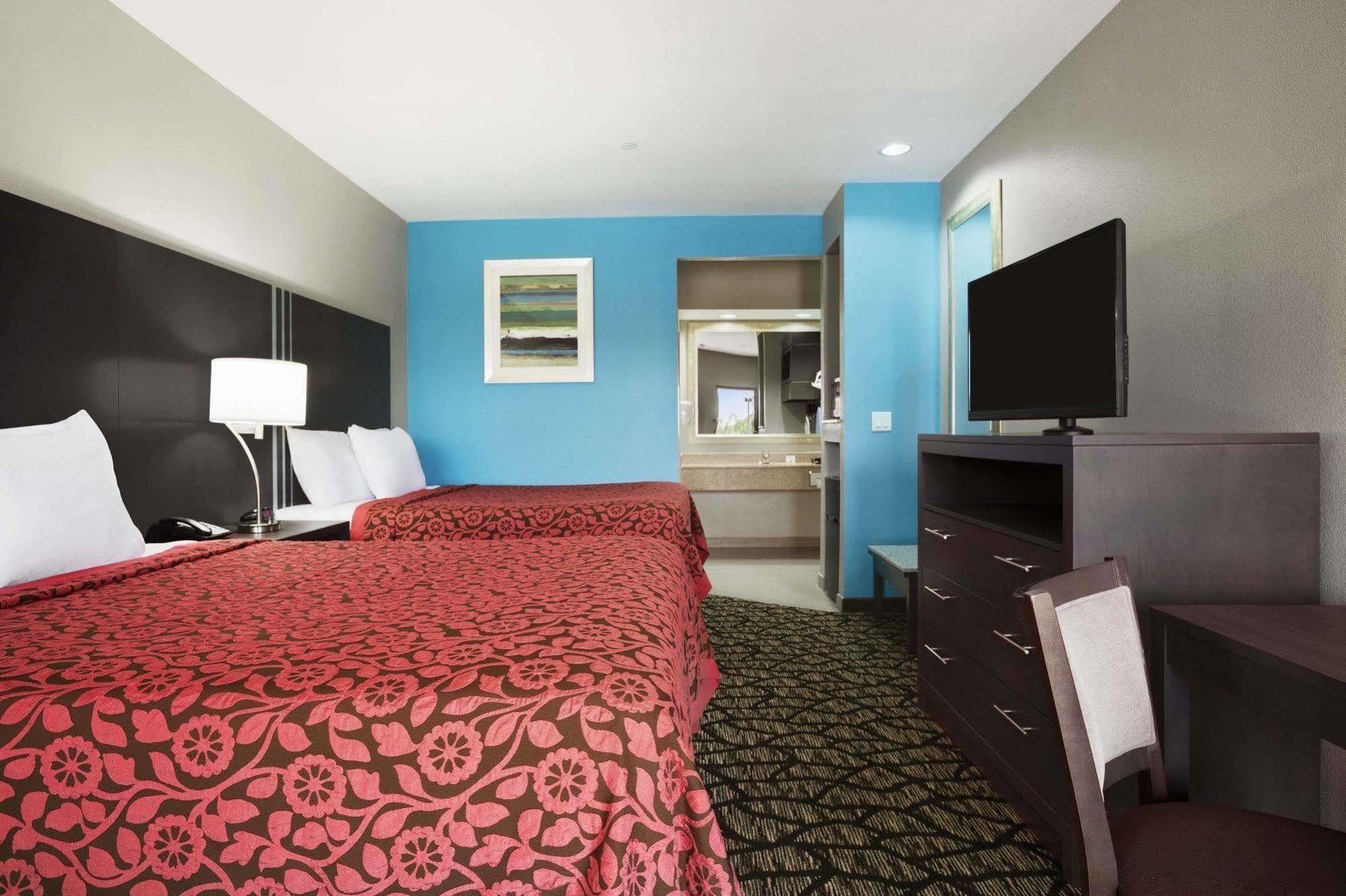 Days Inn & Suites By Wyndham Houston North-Spring Westfield Экстерьер фото