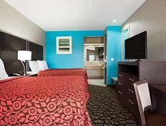 Days Inn & Suites By Wyndham Houston North-Spring Westfield Экстерьер фото